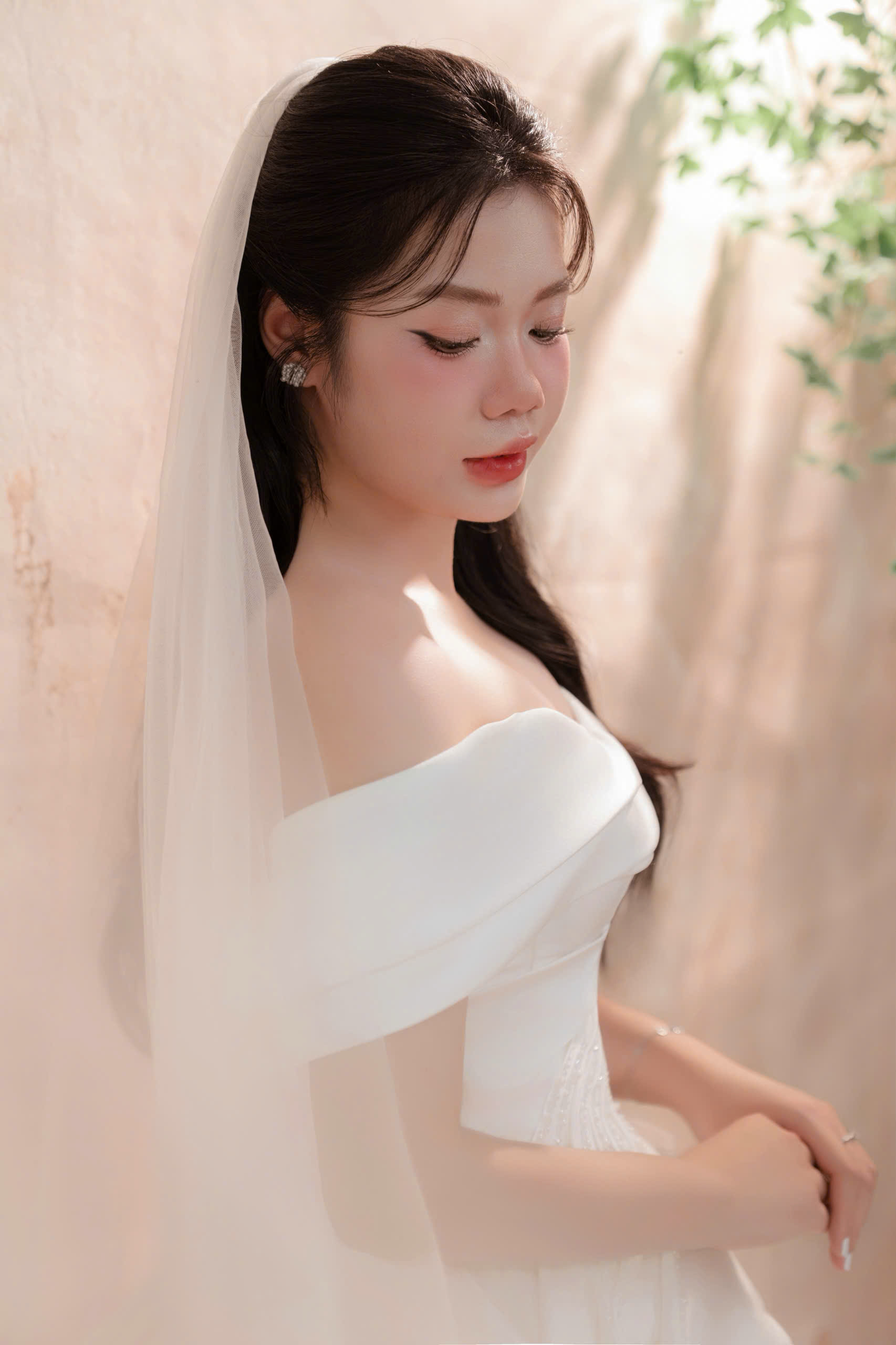 Cô dâu Mai Hương